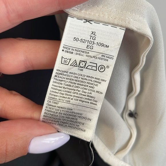 EUC Banana Republic Black Boxy Sleeveless Tank Top - Picture 4 of 7